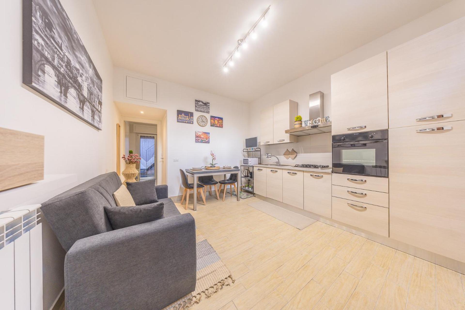 Apartamento Bilocale Indipendente Con Terrazzo Esclusivo A Due Passi Dalla Metro Di
