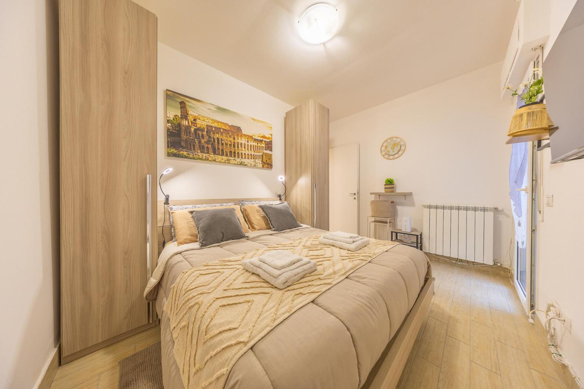 Bilocale Indipendente Con Terrazzo Esclusivo A Due Passi Dalla Metro Di Apartamento