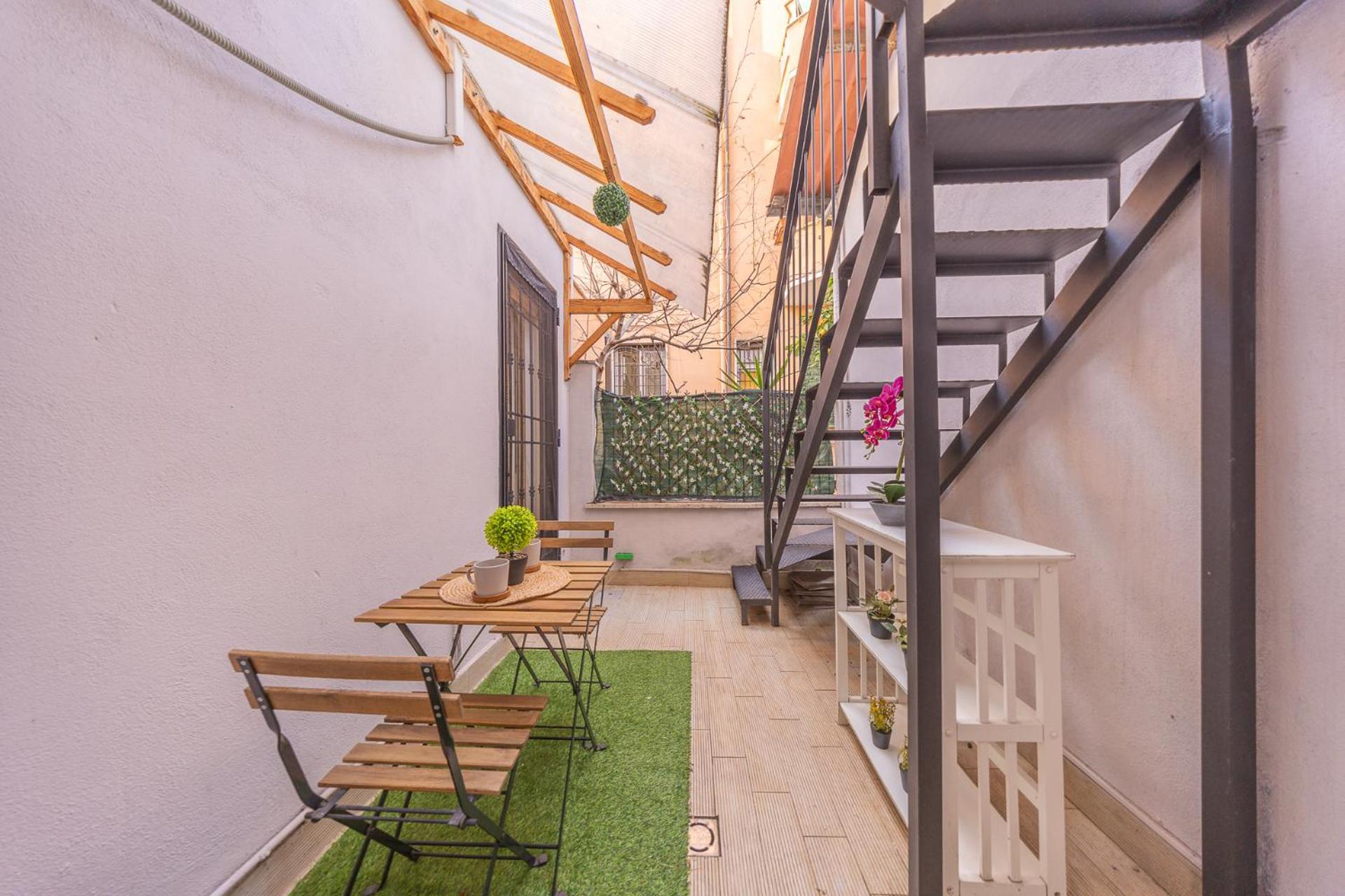 Apartamento Bilocale Indipendente Con Terrazzo Esclusivo A Due Passi Dalla Metro Di Roma