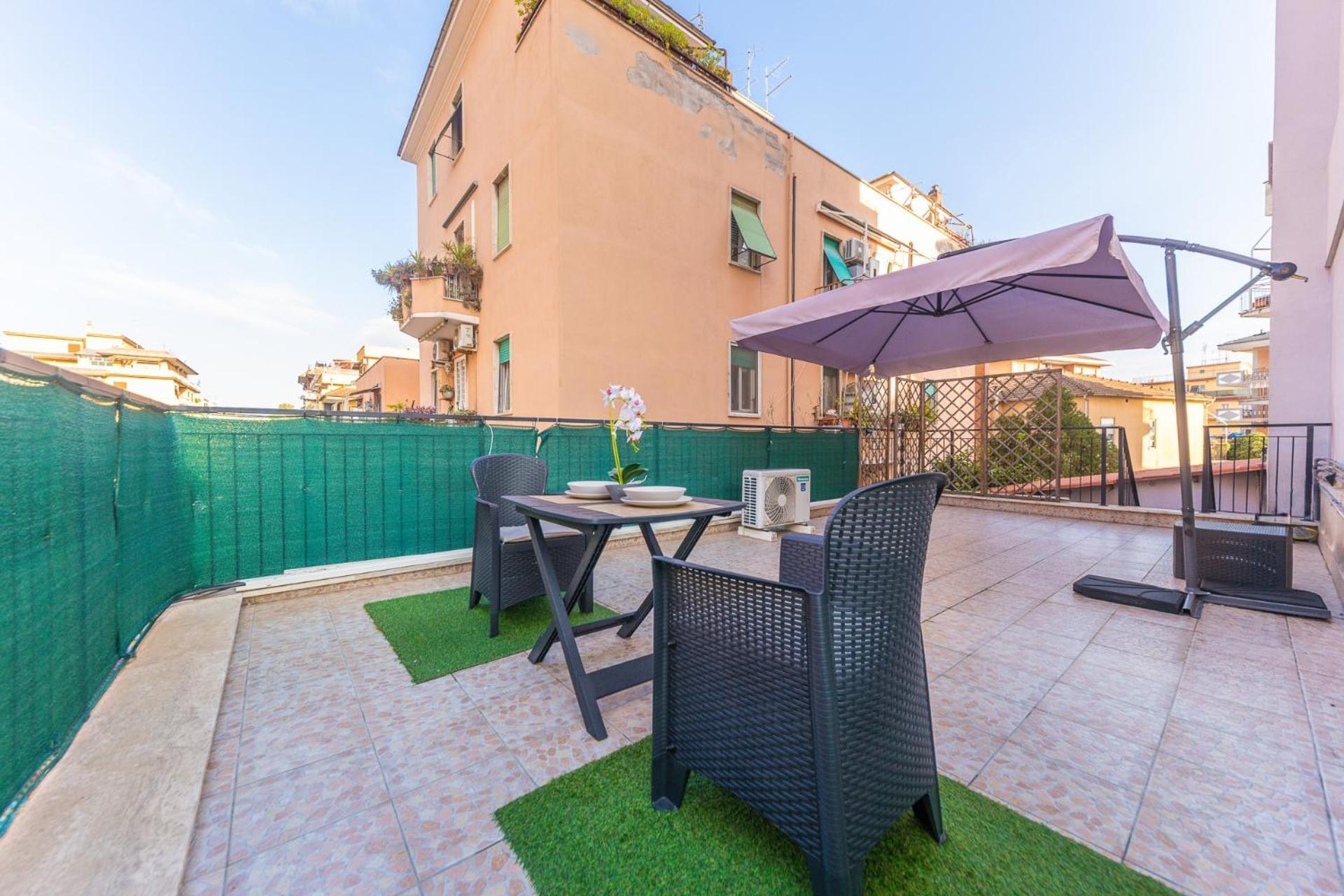 Apartamento Bilocale Indipendente Con Terrazzo Esclusivo A Due Passi Dalla Metro Di