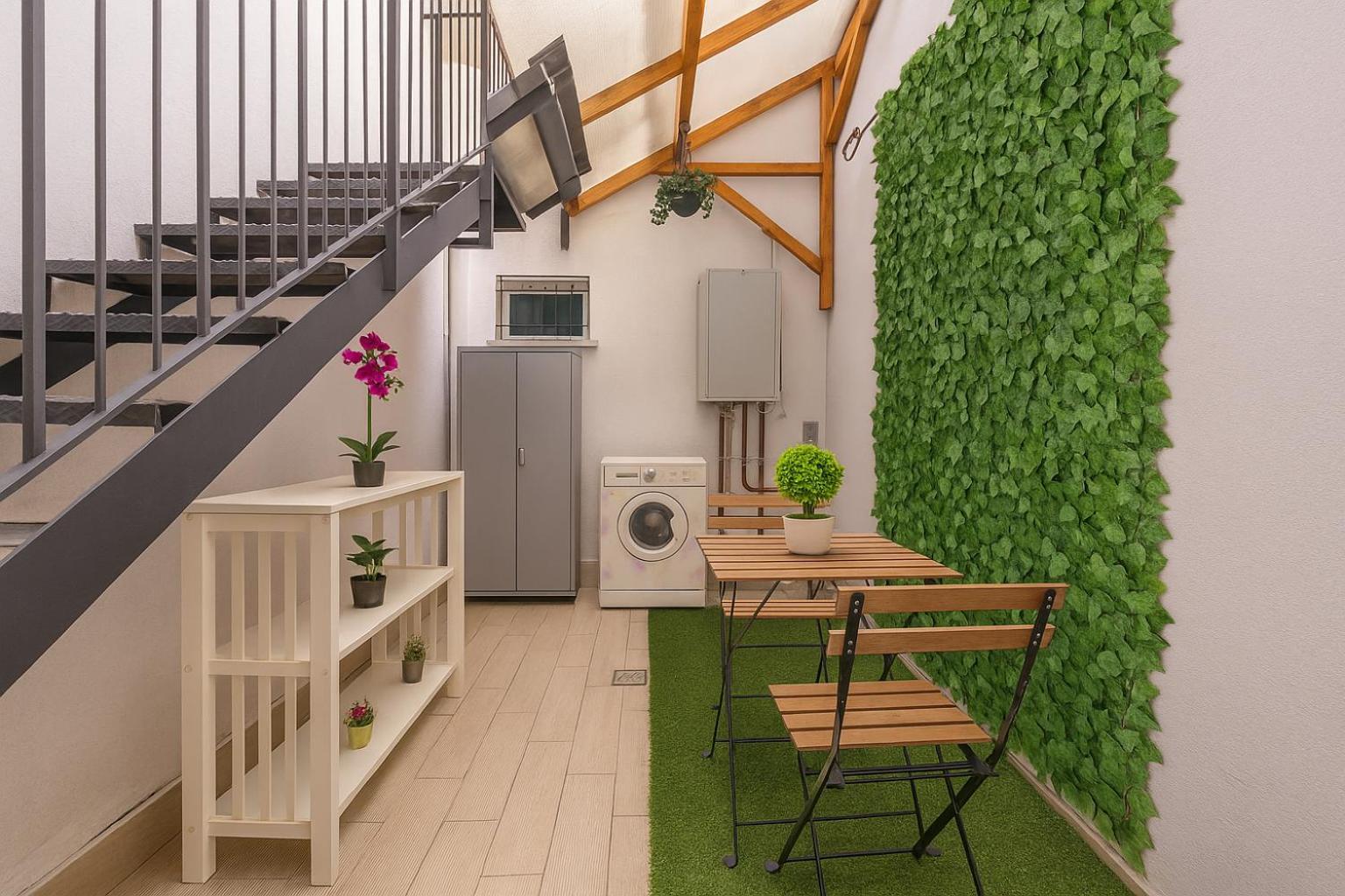 Apartamento Bilocale Indipendente Con Terrazzo Esclusivo A Due Passi Dalla Metro Di